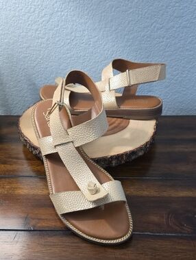 FRANCO SARTO Glenni Leather Neutral Metallic Gold Strappy Sandals Sz 10